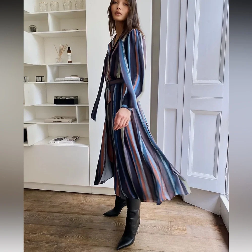 BRAND NEW! Aritzia Babaton Dress - Picture 5 of 13